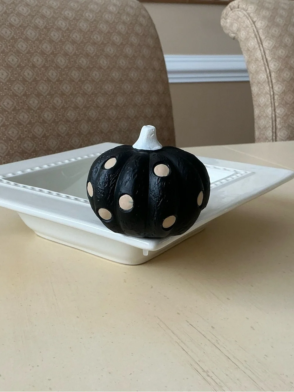 Black Halloween Autumn Pumpkin Platter Decoration - Polka Dots